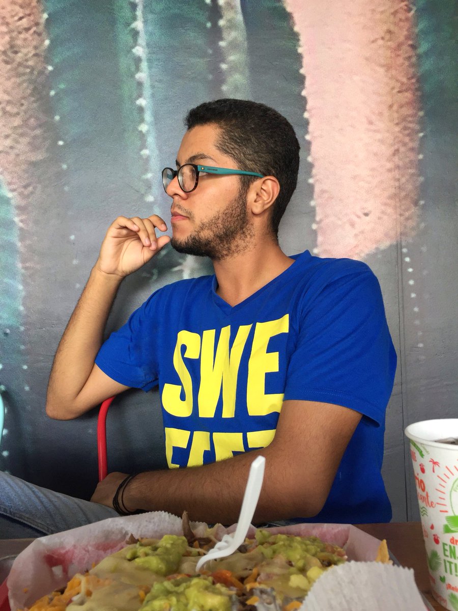 georvanyjose's tweet photo. Food Places Challenge.🍽💙
Stop 5: @tacostop_nic 🥰👏🏻
5/12-6 Months🙌🏼🤭
#foodlover #blue #cactus #tacos #nachos #happydays https://t.co/IIC0bpseg7