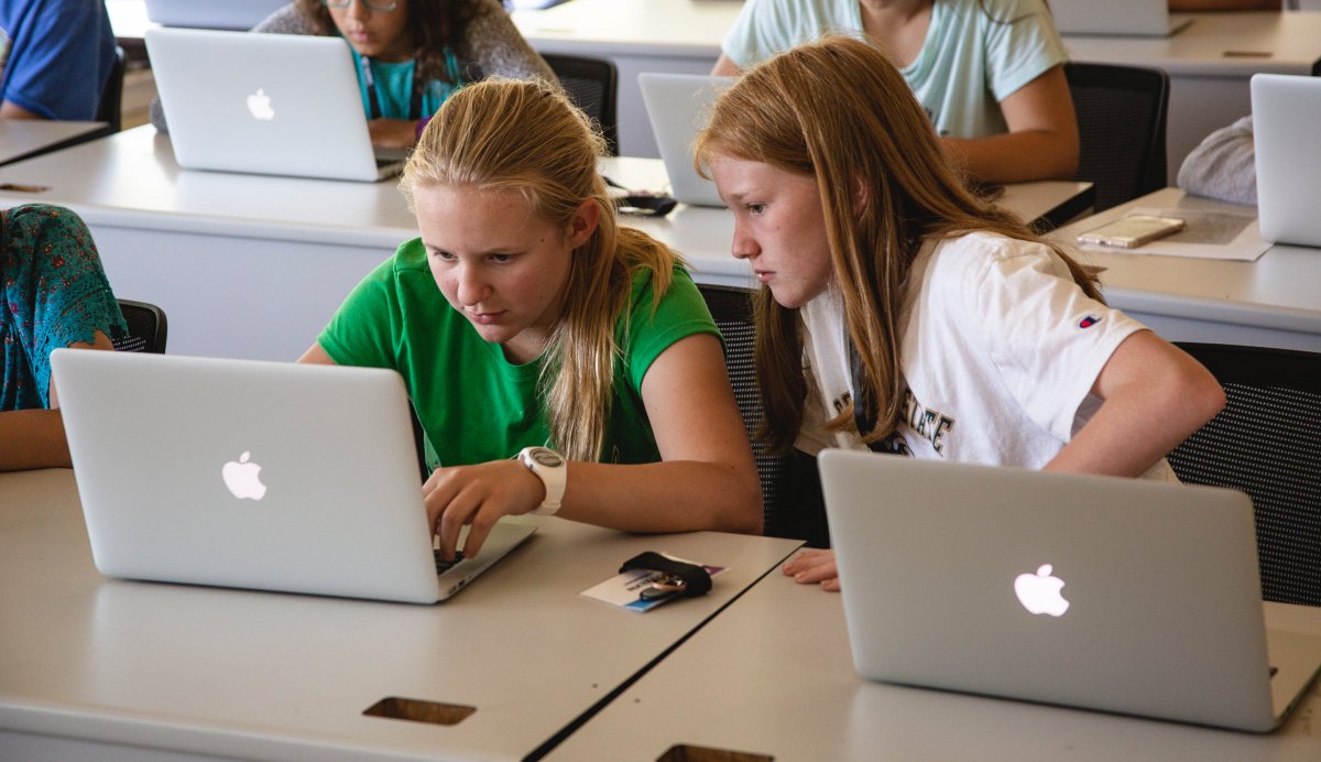 cccamps's tweet photo. The Sparks are keeping pretty busy this week! 🌟 Day two of classes brought more learning opportunities in topics like farming, coding, graphic design, public speaking, music and more! #cccamps https://t.co/86K4CrONTJ