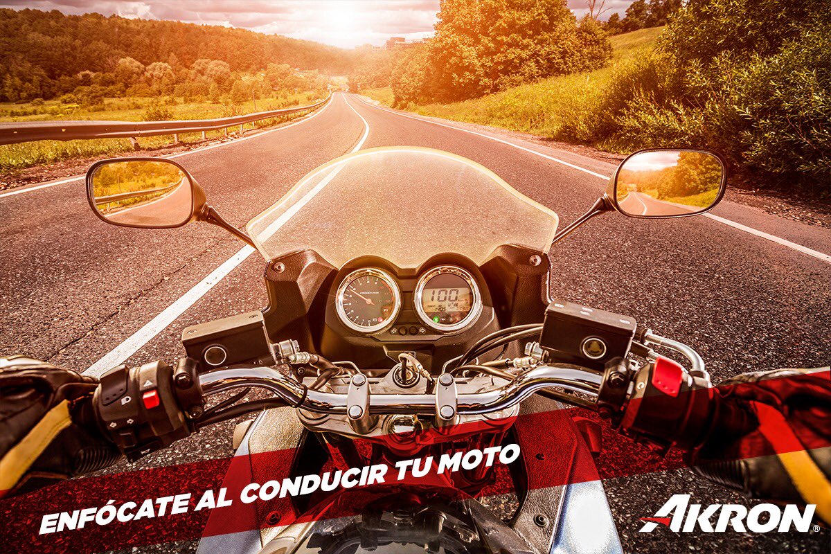 Grupo_AKRON's tweet photo. #AkronTips Una de las cosas más importantes al manejar tu moto, es la mirada. Enfócate en lo que está pasando adelante de ti y no sólo en frente de la moto, con esto te anticiparás a muchos imprevistos. 🏍😎 https://t.co/CTQR0eh5Sw