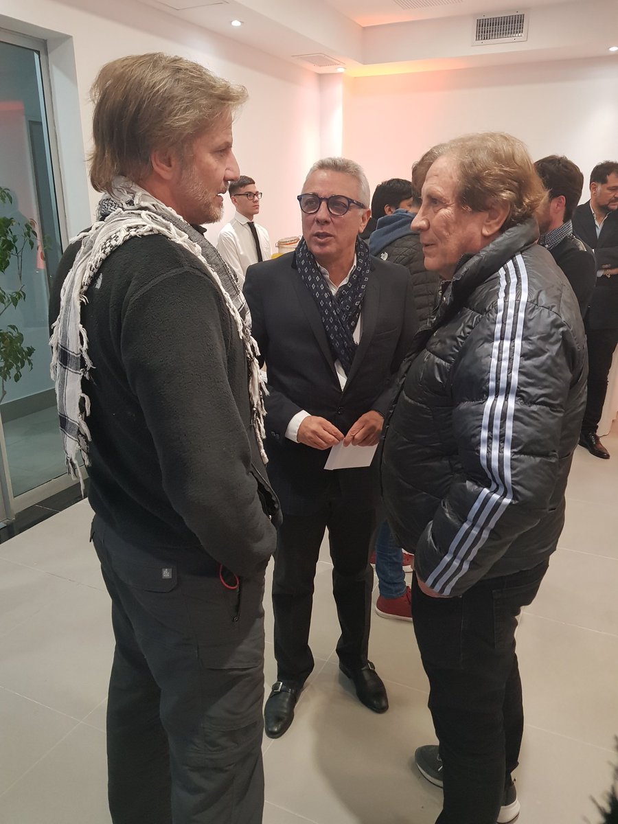ZamoraJulio's tweet photo. Con mucha emoción, inauguramos el primer #TeatroMunicipal de Tigre para todos los vecinos del distrito. Gracias Pepe Soriano por aceptar que lleve tu nombre. ¡Es un gran honor para todos los tigrenses! #ElFuturoEstáEnTodos https://t.co/SOrmJiH5RA