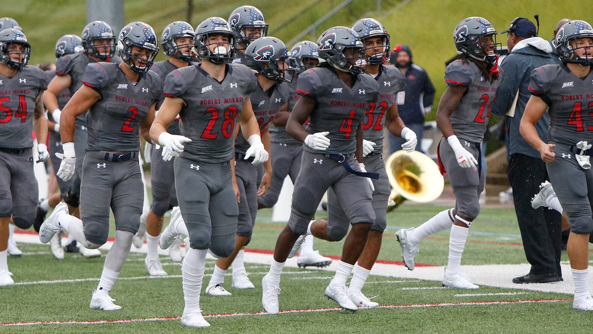 Jd_mayer's tweet photo. First, a huge thanks to my family, friends, and coaches for all they’ve done to help me reach this point! I’m super excited to announce my commitment to Robert Morris University to continue my education and football career!! #RMU20FFICIAL🔴🔵 https://t.co/VF330J1YZT