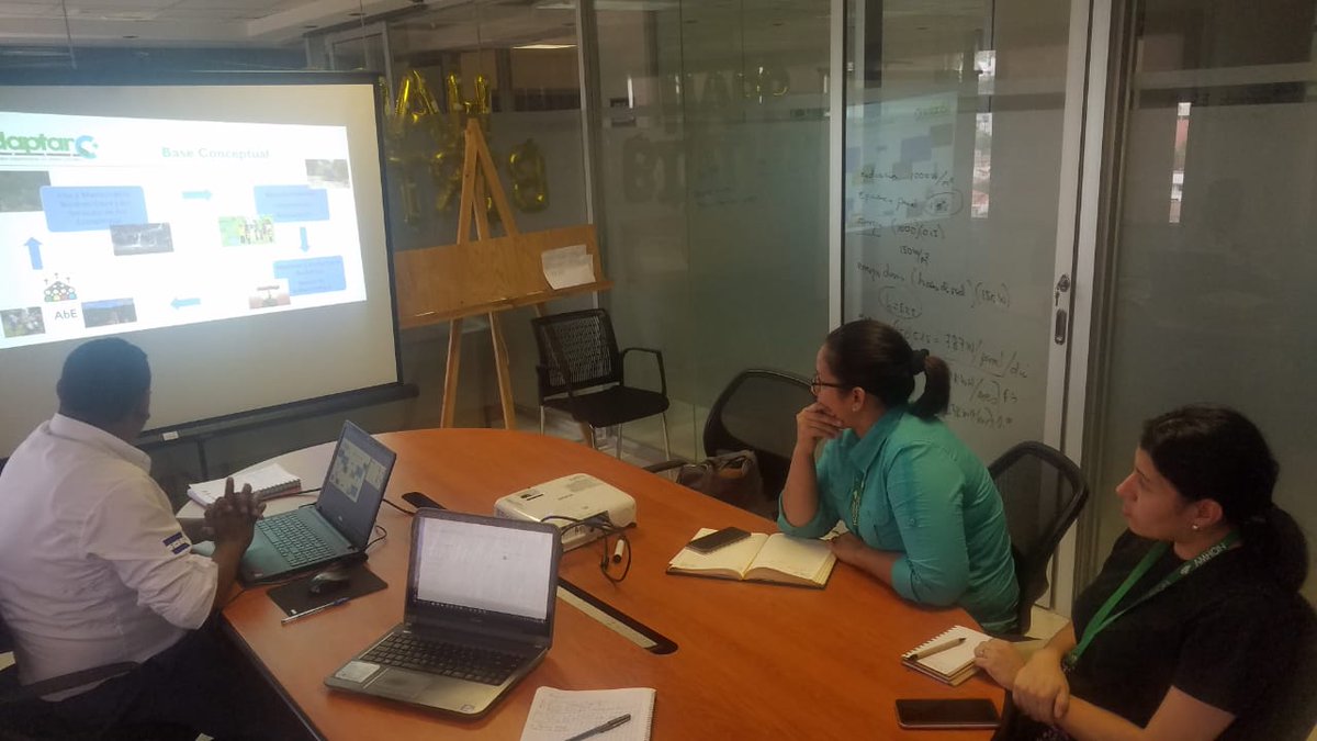 sernaHN's tweet photo. #MiAmbiente y @AMHON1 definen lineamientos y estrategia de coordinación en el marco del #ProyectoAdaptarC+ para su implementación en el corredor boscoso central https://t.co/H0oRmBY4SU