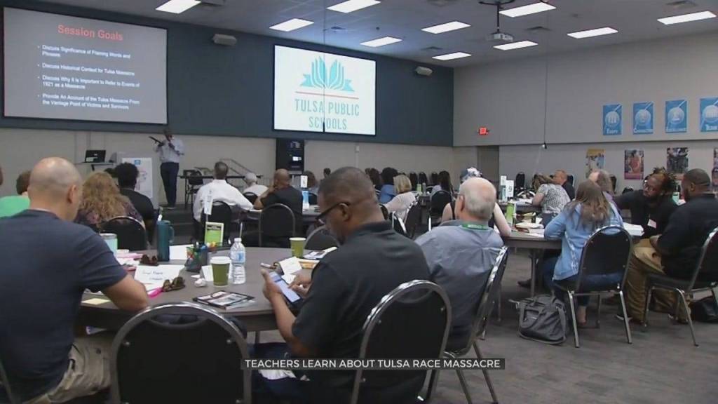 NewsClads's tweet photo. Tulsa Teachers Making Lesson Plans For City’s Race Massacre https://t.co/tTg3PEK53W https://t.co/QvjXbYsRtd