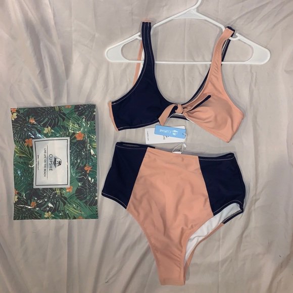 andrealynxo's tweet photo. So good I had to share! Check out all the items I'm loving on @Poshmarkapp #poshmark #fashion #style #shopmycloset #victoriassecret #lululemonathletica #cupshe: https://t.co/BzH7Kw1X56 https://t.co/ZQB5x3rL3R