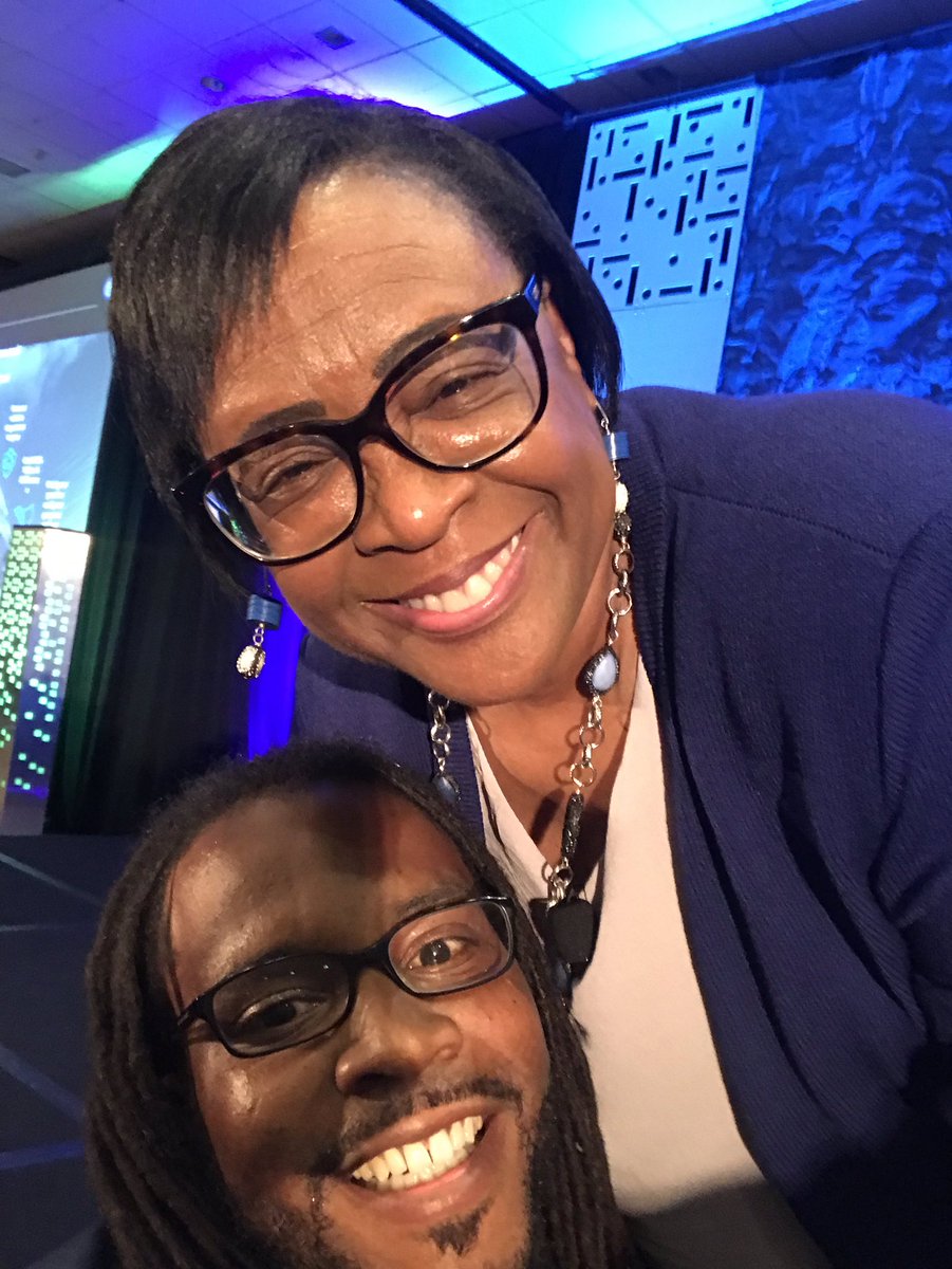 I had to get a selfie with the ceo of the <a href="/dallasmavs/">Dallas Mavericks</a>  <a href="/cyntmarshall/">Cynt Marshall</a> her journey was so inspiring #MDPLife2019 #ceo #boss #habu <a href="/CJLaBoard/">Carolina Texan</a> @cj5951Cat
