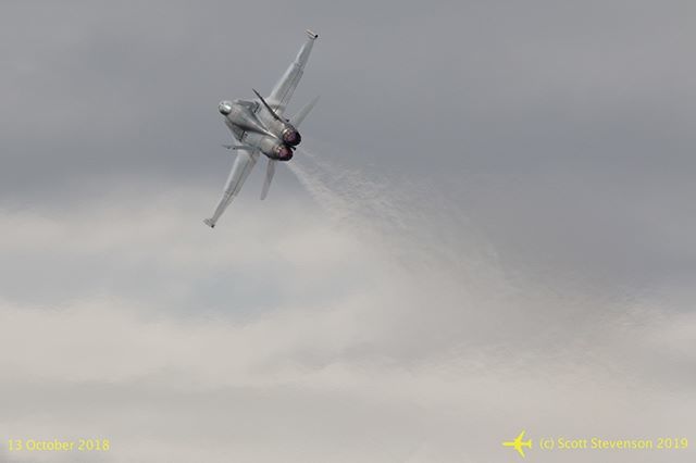 UpsideDownStevo's tweet photo. #AusAirForce McDonnell Douglas F/A-18 A/B βClassicβ Hornet A21-9 during its display at Warbirds Down Under - October 2018. #YourADF @AusAirForce #hornet #fa18 #fa18hornet #a219 #2OCU #avgeek #PlaneSpotter #militaryaviation #militaryaircraft #instagramaviation https://t.co/VyKWjjNNKK