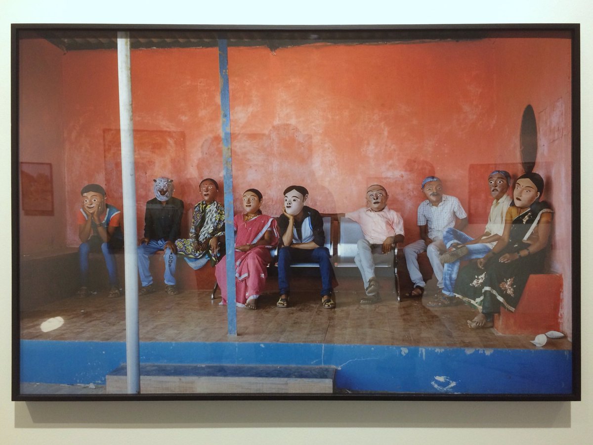 onedaygooddy's tweet photo. ชอบภาพชุด Acts of Appearance ของคุณ Gauri Gill มาก ช่างภาพชาวอินเดียคนนี้เธอหยิบเอาหน้ากากที่มีภาพแทนมนุษย์และสิ่งต่างๆ บนโลกมาให้ชาวบ้านอาสาสมัครใส่และ ‘แสดง’ หลังจากเคยเห็นชาวบ้านใส่หน้ากากเทพเจ้าและปีศาจในงานเทศกาลมาก่อน (4 ภาพนี้ถ่ายที่ bacc ตอนจัด #BAB2018 ปีที่แล้ว) https://t.co/258X4jMeX6