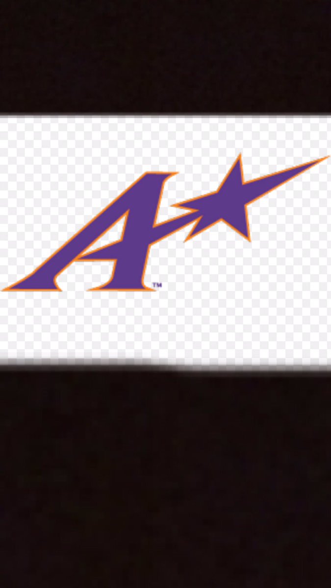 csgkam's tweet photo. Truly Blessed And Honored To Receive An Offer From The University Of Evansville 💛💜 #GoAces https://t.co/LPNanE1lQD