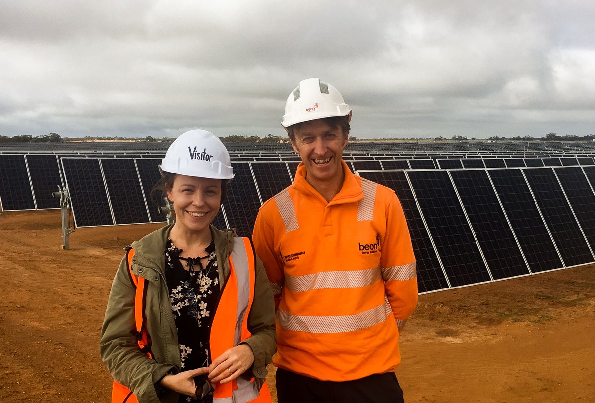 Great to host Member for Mildura <a href="/AliCupper/">Ali Cupper MP</a> around the Yatpool solar farm construction site. The project showcases the social and community benefits that large scale solar can have on the Mildura and neighbouring communities #RenewableEnergy <a href="/cleannrgcouncil/">Clean Energy Council</a>