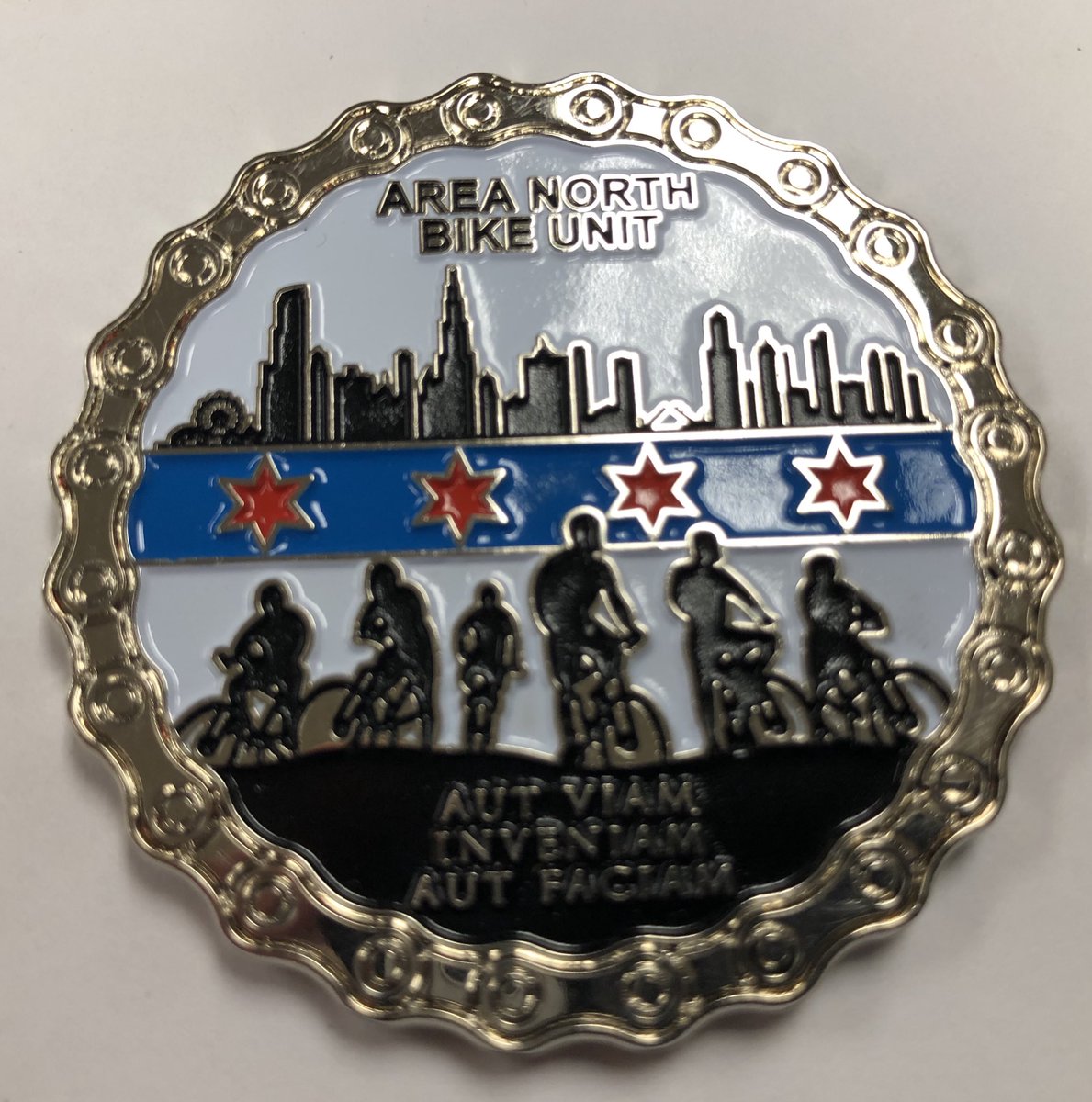 Challenge Coin Giveaway! 

How to win:
1)Follow <a href="/ChicagoCAPS14/">Chicago PD 14th Dist</a> 
2)RT

Our friends on the Area North 4383 Bike Team donated this amazing Challenge Coin to give to 1 of our followers.

Winner announced on Thursday! 
A big thank you to Sgt. Mescall and his 🚲 team #9PMRoutine 🔒🏠🚗
