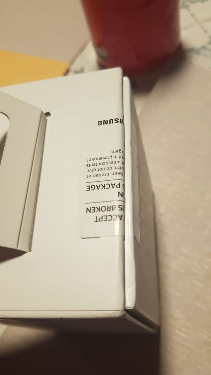 mariama9017's tweet photo. Señores @almacenesexito y @SamsungCO como es posible que haga la compra de un active watch por su página web y llegue abierto con el sello de seguridad roto? @sicsuper https://t.co/mig96fLqkY