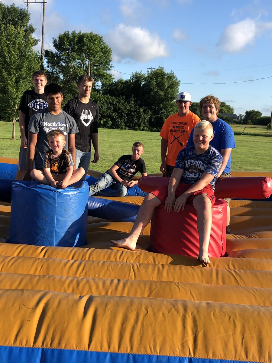 BisonIowa's tweet photo. Warm night for setup!  Got to have a little fun tho! #winnebagocountyfair #weRbison https://t.co/TSJg4wv0DV