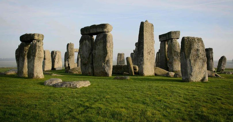 istockhistory's tweet photo. Stonehenge may have been built using pig fat https://t.co/9Ao95VfLiO #archaeology #archaeologist #history https://t.co/HY9jmLEytJ