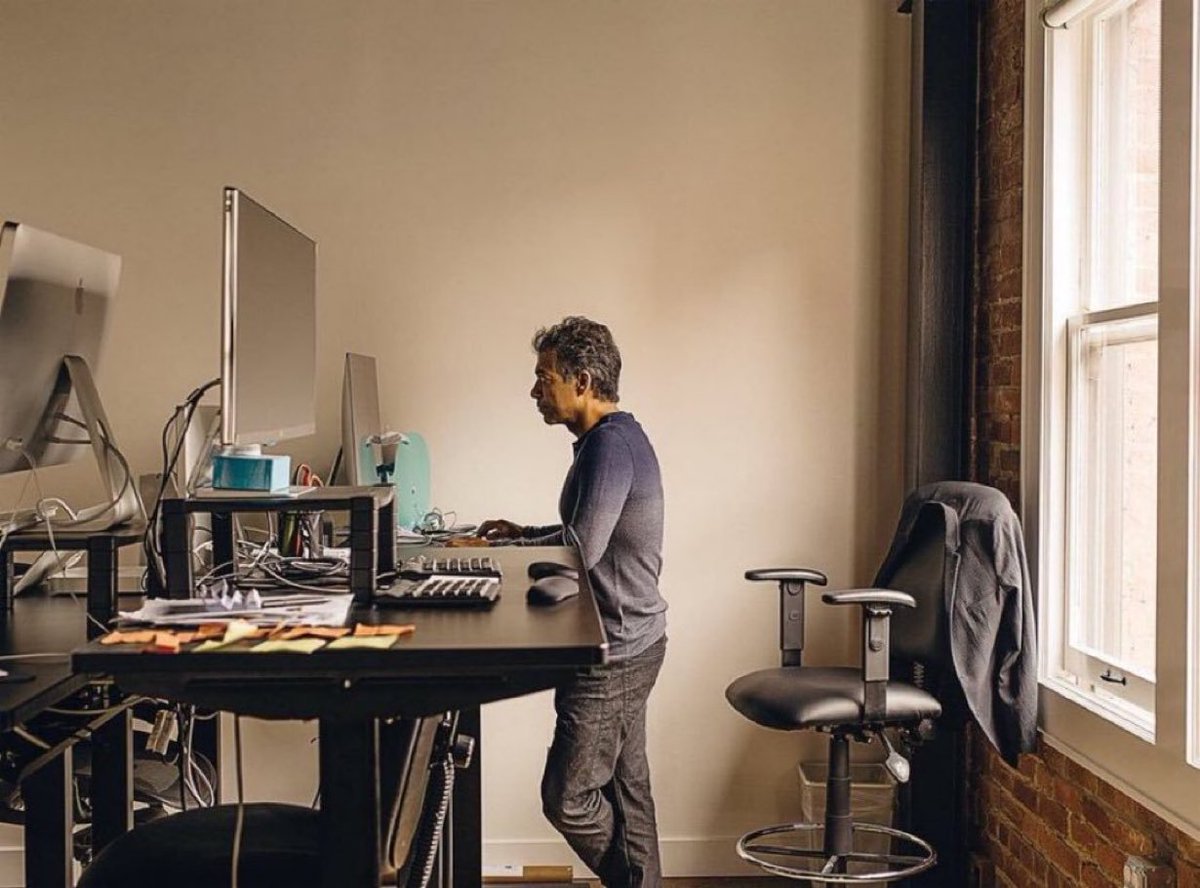 ValaAfshar's tweet image. The ideal school would teach health, wealth and happiness. It‘d be free, self-paced and available to all. It‘d show opposing ideas and students would self-verify truth. No grades, no tests, no diplomas—just learning.

Actually, you’re already here. Careful who you follow. —@naval