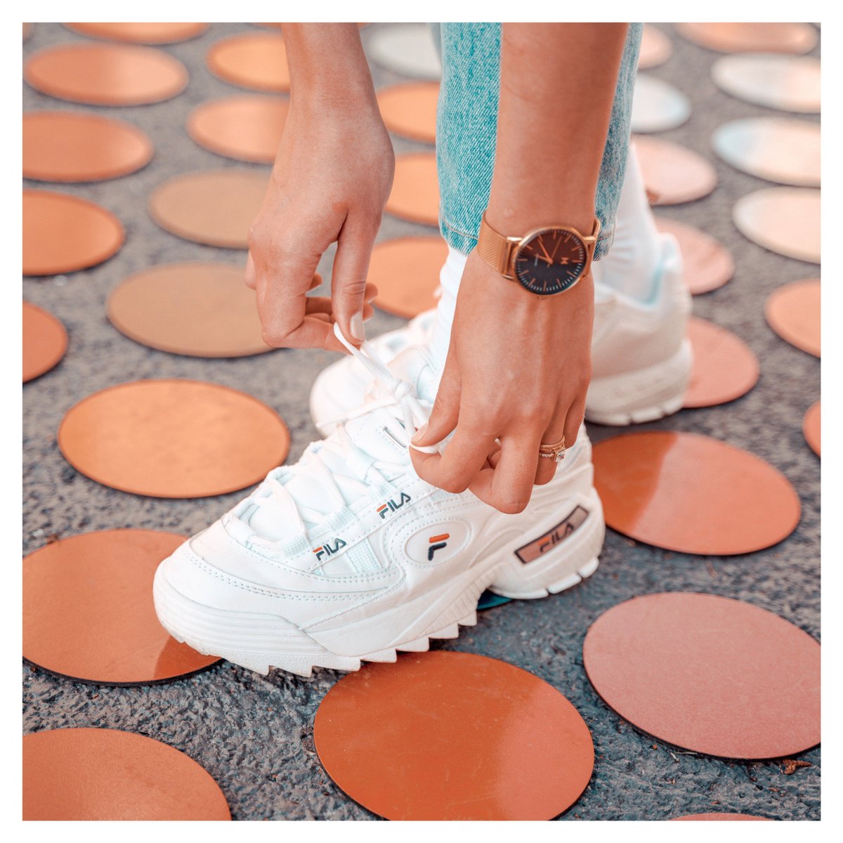 My definition of a perfect outfit: denim on denim + white top + gold jewellery + favourite sneakers from <a href="/maisonsimons/">Maison Simons</a> 👟🥰