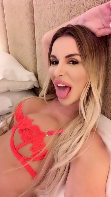 Happy hump day .. who wants to cum hump me ? https://t.co/TKtOVm3pi3<a href="/tag/cockring"class="tags"><span>#cockring</span></a>