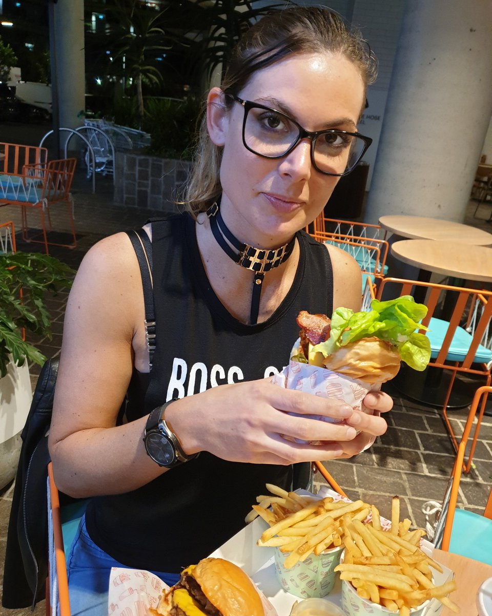 amanda_vallance's tweet photo. #burger #australia #queensland #brisbane #foodie #honeybirdette https://t.co/Rk31VnzQnC