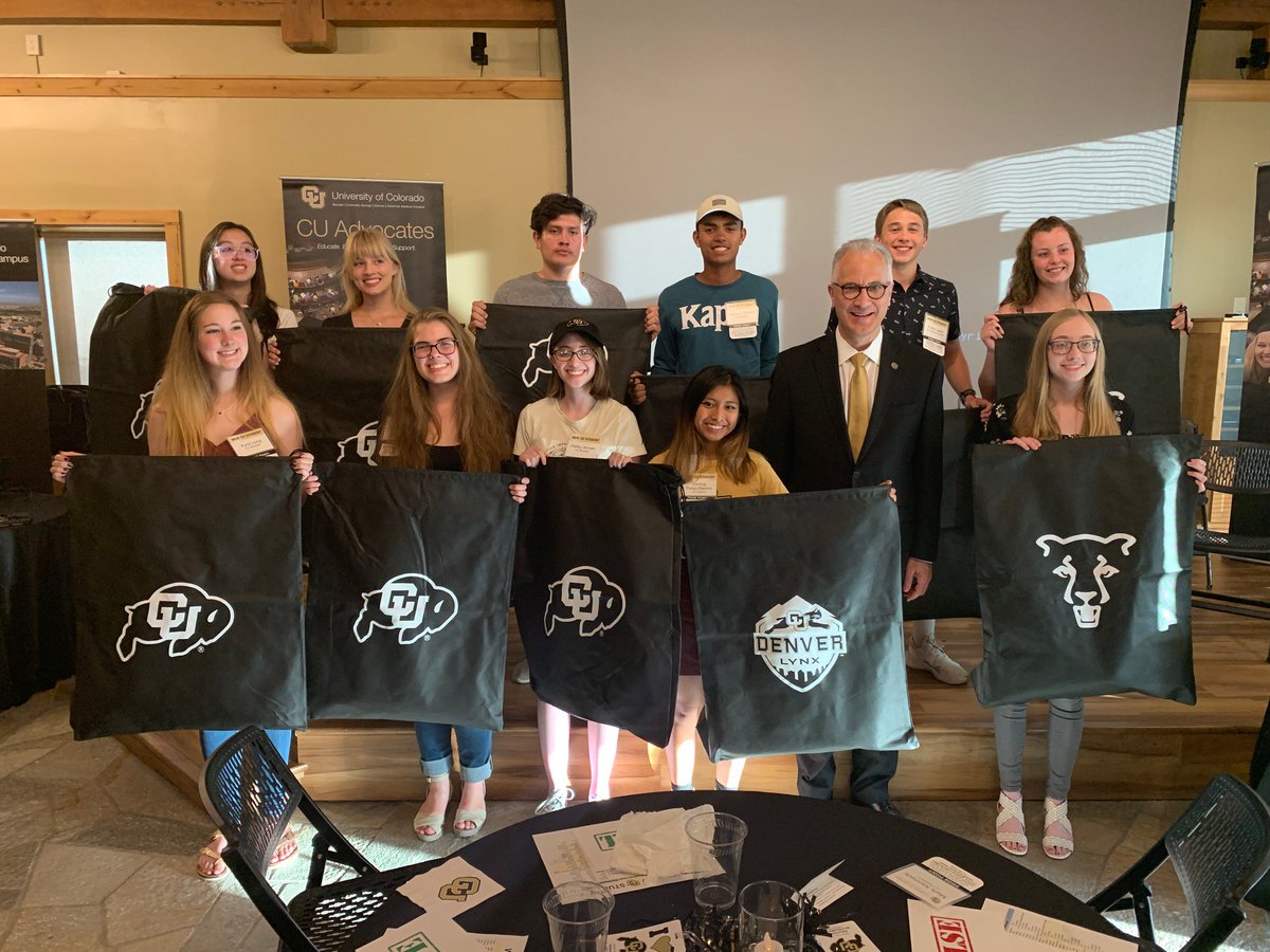 CUMarkKennedy's tweet photo. It was wonderful to hear from our incoming CU students about their hopes and dreams ... and also to talk practical matters like laundry. I hope they enjoy our campuses, as well as their new CU laundry bags. https://t.co/mLCaepfLRr