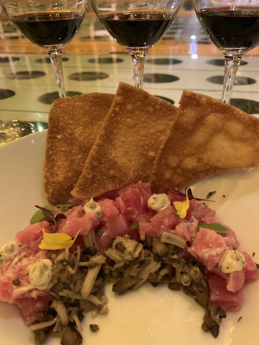drewjfreeman's tweet photo. WOW! A great #Wine tasting w/ @RameyWineCellar @WineWatch A5 #Wagyu #CabernetSauvignon 2009 #Pedregal #Oakville #NapaValley #Scallops #Tuna 2012 WoolseyRd #Chardonnay #RussianRiverValley Thanks @educatedgrape , #WineWatch & #AlanRamey ! https://t.co/c58gFw1t7W