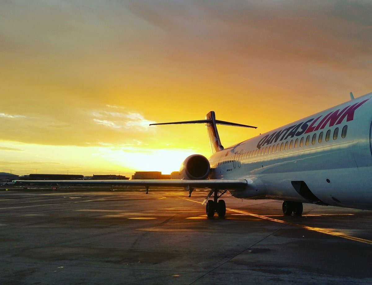 TheAviator172's tweet photo. Nothing like a good ole 717 in the morning #sydneyairport #boeing717 @SydneyAirport @Qantas https://t.co/cSpv8dOrsC