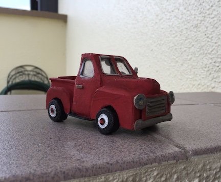 BlucoMiniature's tweet photo. I made this old pickup truck from cardboard.  #miniature #cclassicpickuptruck #papercraft https://t.co/AEbmj134bh