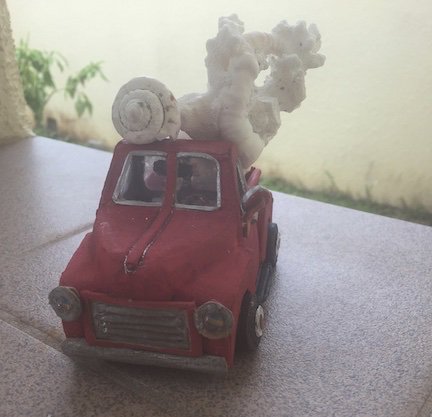 BlucoMiniature's tweet photo. I made this old pickup truck from cardboard.  #miniature #cclassicpickuptruck #papercraft https://t.co/AEbmj134bh