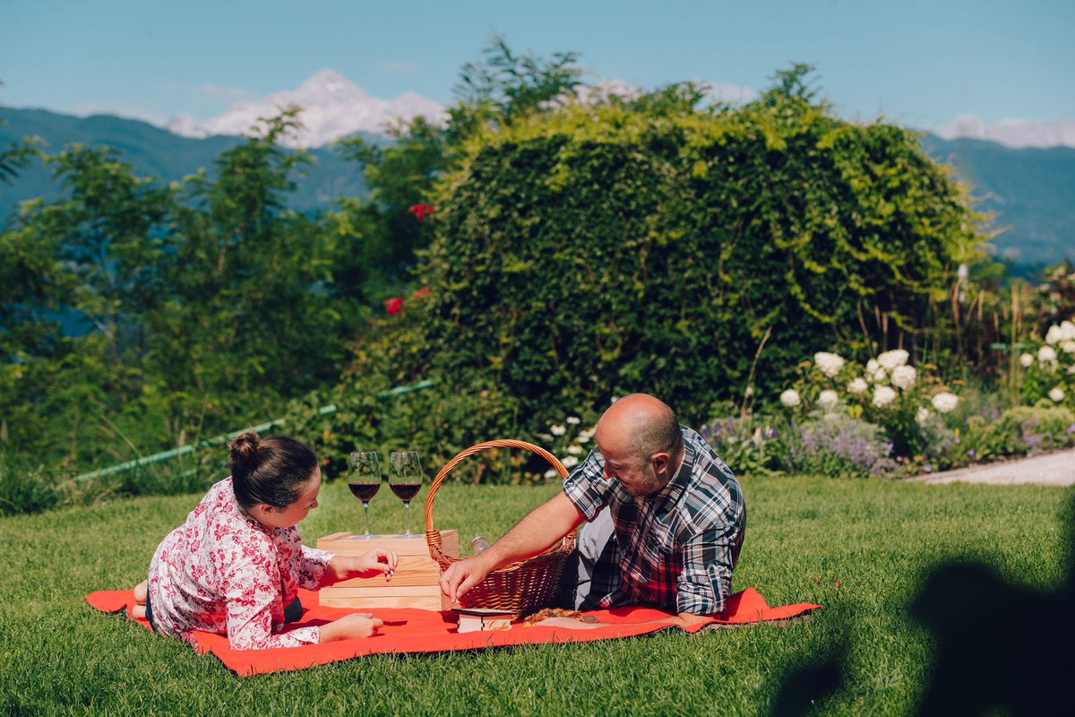 #Kunstelj Inn maintains the tradition of cooking healthy and local dishes, but at the same time it has developed new services and original events. Have you heard of VIP picnic?   kunstelj.si/en/restaurant/…