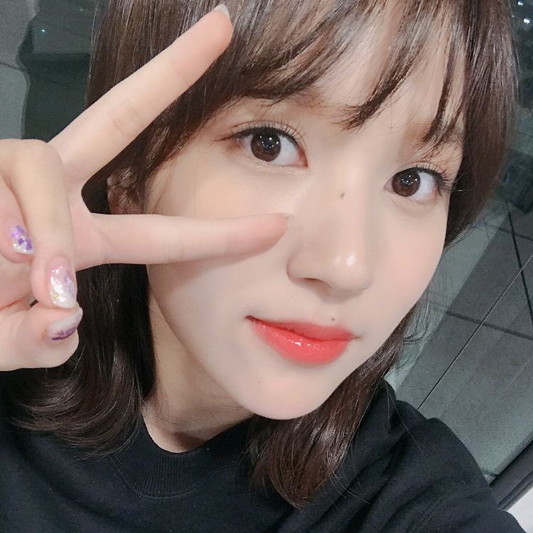 twiceminagreen's tweet photo. ミナちゃん日本でのWorldtourも欠席か…  寂しいけどゆっくり休んでね！
ほかのメンバーも少し心配…

#ミナ
#Worldtour 
#TWICE https://t.co/9oDn3U8XSk