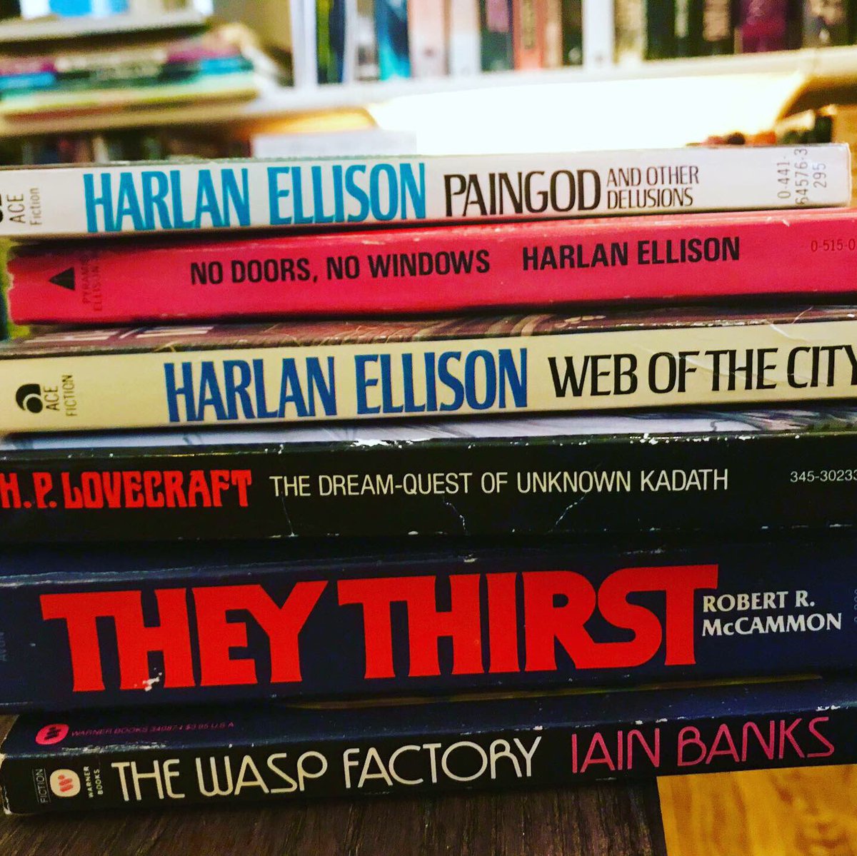 toomuchhorror's tweet image. Latest liberry adds y’all these covers are🤘📖🔥☠️(also completes my HPL Whelans, Ace Ellison, &amp;amp; Avon McCammon) 

#HarlanEllison #HPLovecraft #IainBanks #RobertMcCammon #PaperbacksfromHell #horrorfiction #bookcoverart