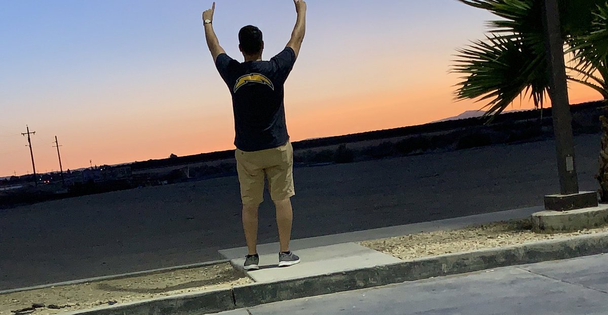 DavidBolts's tweet photo. Onto bigger & better things⚡️ #SF2LA https://t.co/DRBq1lEXLN