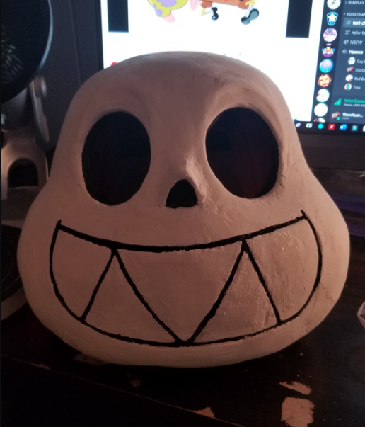 tenderlytony's tweet photo. Making my Ruben outfit and watching #doodletones dskljgkdg #undertale #undertalecosplay https://t.co/9PZ17lYe4O