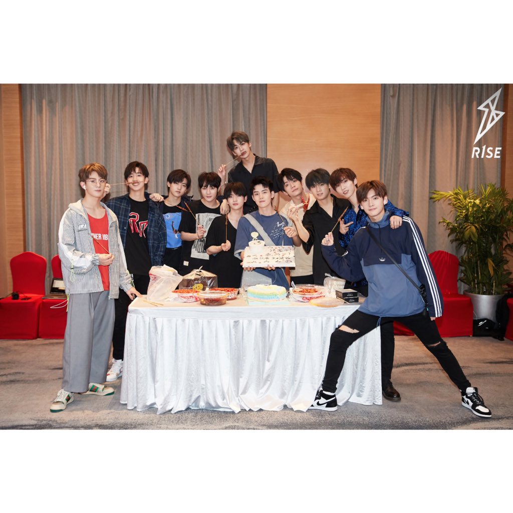 #R1SE #任豪0717生日快乐 
您的⚡️已快马加鞭连夜送达，集齐10个⚡️即可召唤🍰or🎂，任总怕了吗怕了吗怕了吗