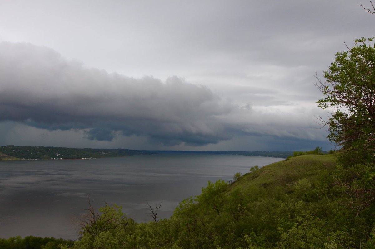 noahbiegs's tweet photo. From around 4ish at Last Mountain Lake. #skstorm https://t.co/hunw4sOQ5E