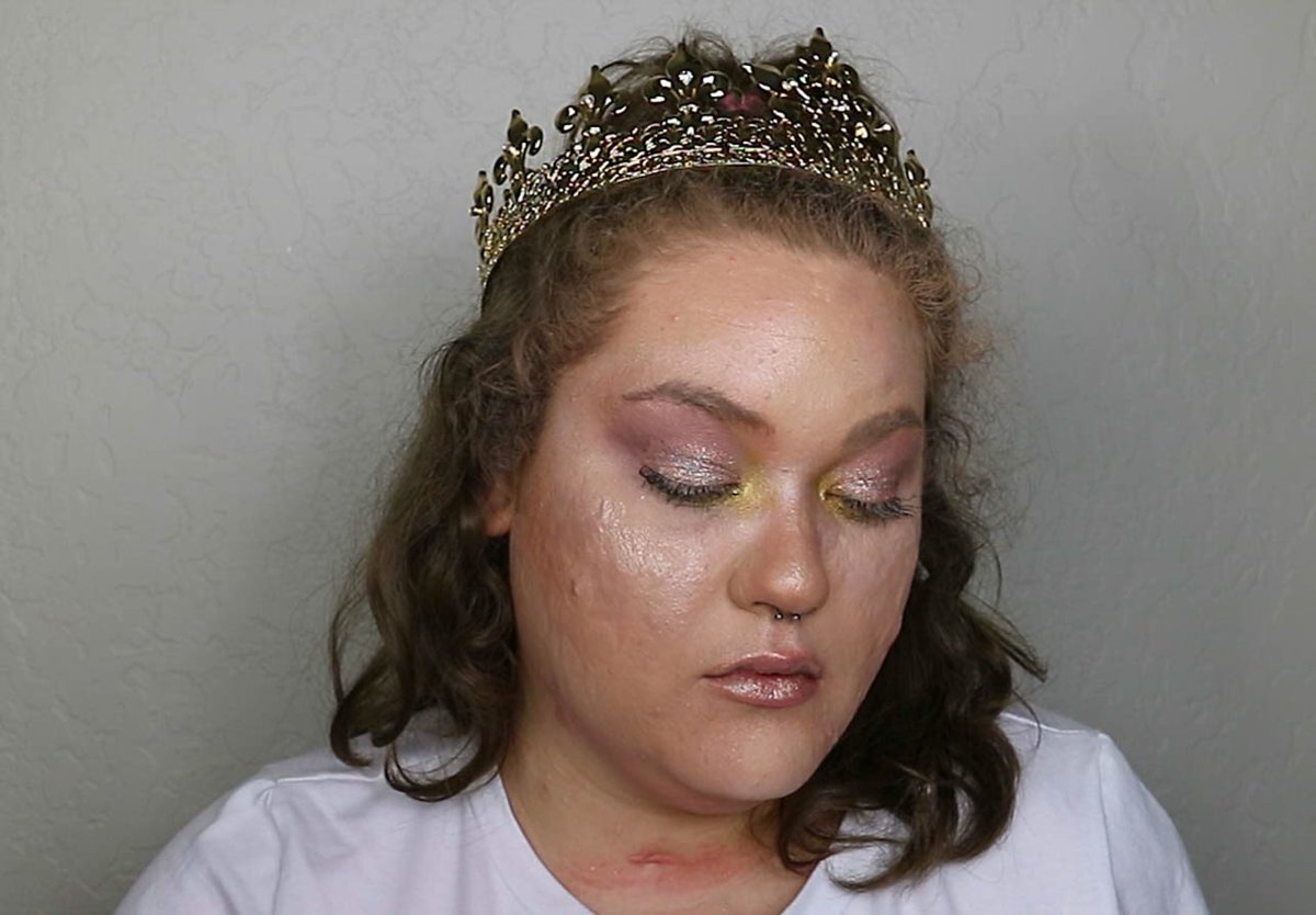 COMING SOON 😍 👑😍 👑 #COVERGIRLMADE #CoverGirlReign #exhibitionistLiquidGlitterEyeshadow #AscensionPalette #ReignPalette #covergirl