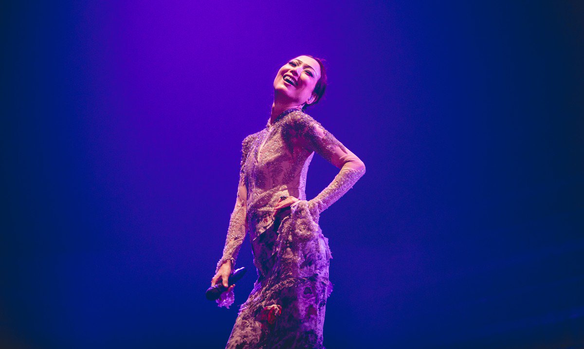 OneProductionSG's tweet photo. #throwbackwednesday
Hong Kong DIVA Sammi Cheng is having her brand new tour #FOLLOWMI now in Hong Kong!
Do you still remember her #TOUCHMI tour in Singapore in 2015?! https://t.co/Vmzl2J73FN