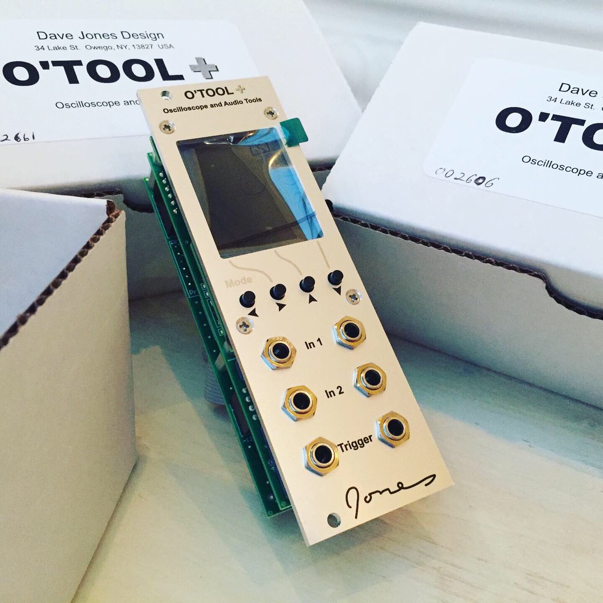 boutiquepedalny's tweet photo. 元祖Dave Jones O’tool Plus再入荷ダヨ🥰
#oscilloscope #visual #tools #モジュラーシンセ #Single #Dual #3D #oscilloscope #Xy #display #Level #VU #Peak #meter #Voltmeter #Frequencymeter #Tuner #Linear #Log #spectrum #analyzer #Spectrogram #BPMmeter
#Metromome
https://t.co/CW63UhqBDt https://t.co/ricWF7cqSA