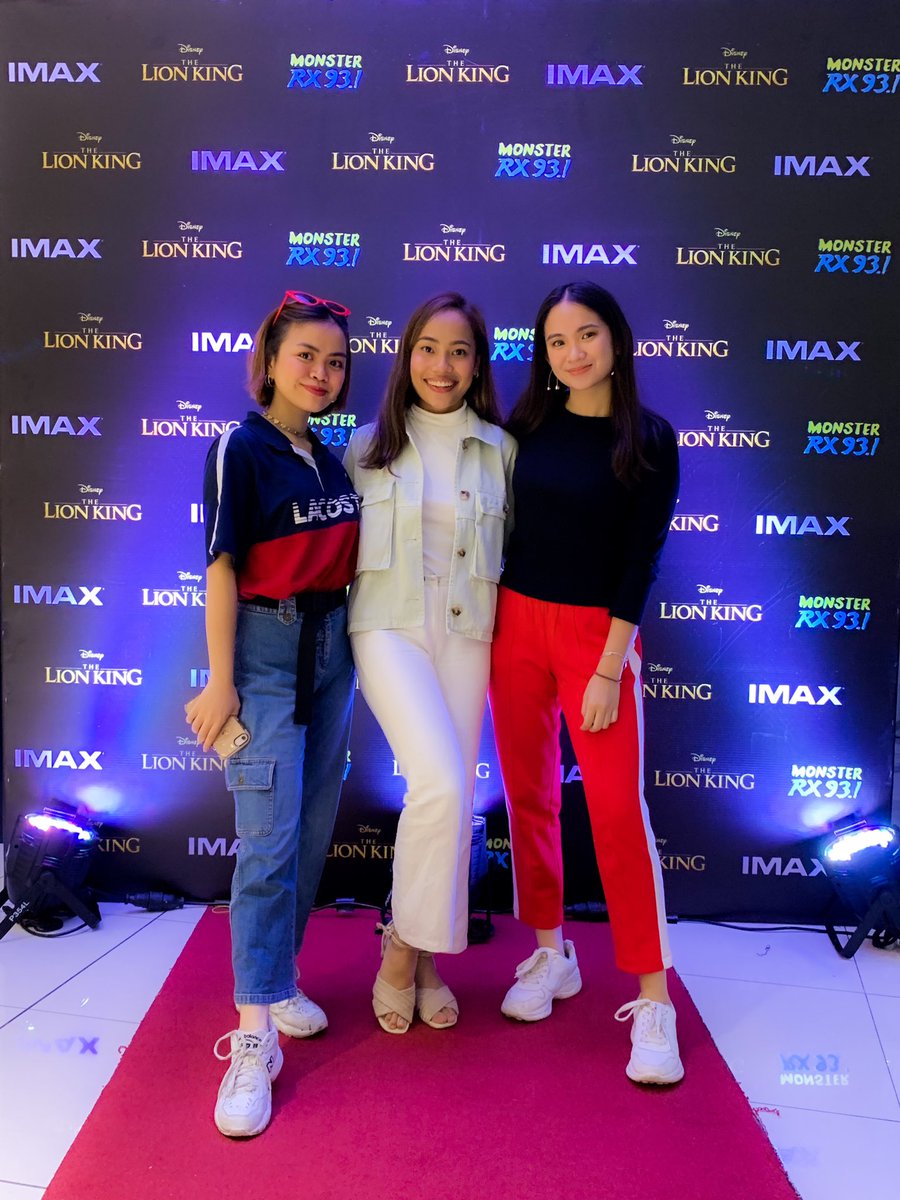 RXRadio1's tweet photo. Can you feel the love tonight? π¦β₯οΈ
Our *very single* SJs @atchua16, @karlahabs and @beypinlac felt all the love from the Monsters who joined us as we watched The Lion King in IMAX last night! π₯°
#PerksOfBeingAMonster
#ThisIsRadio1 https://t.co/2fffRY2zjM