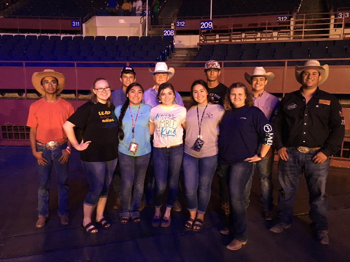 ffa_rio's tweet photo. State FFA Convention in Fort Worth. Awesome students! @RHHS_Bobcats https://t.co/BehFrtG5Pp