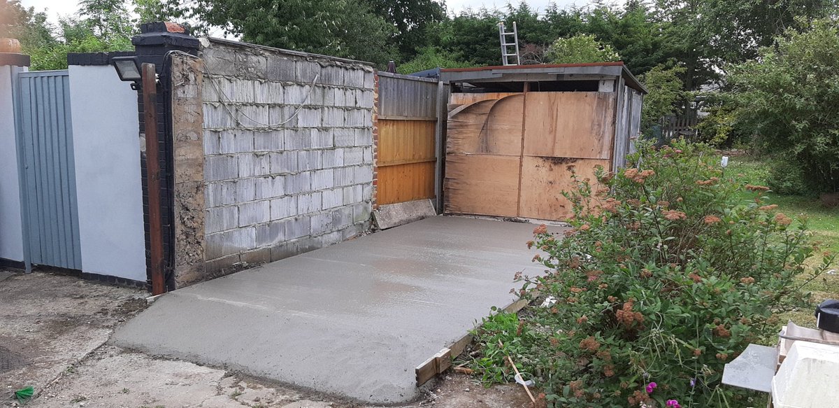 rpageconcrete's tweet photo. What a transformation! We have replaced this #oldgarage in #CollierRow with a new 16' x 8' wide #concretegarage with #upvc facia's, a pair of doors to front, a #personaldoor and two #window panels to side including a new #concretebase. All work carried out within one week!!! https://t.co/nDezKUjDDZ