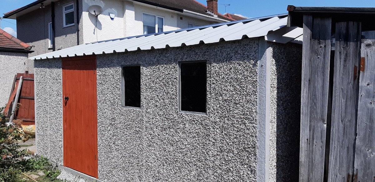 rpageconcrete's tweet photo. What a transformation! We have replaced this #oldgarage in #CollierRow with a new 16' x 8' wide #concretegarage with #upvc facia's, a pair of doors to front, a #personaldoor and two #window panels to side including a new #concretebase. All work carried out within one week!!! https://t.co/nDezKUjDDZ