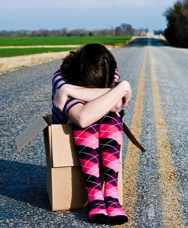 혼자서 가야 하는 길이기에 
너무나 쓸쓸했어요.

눈물이 왜 나는 거죠.