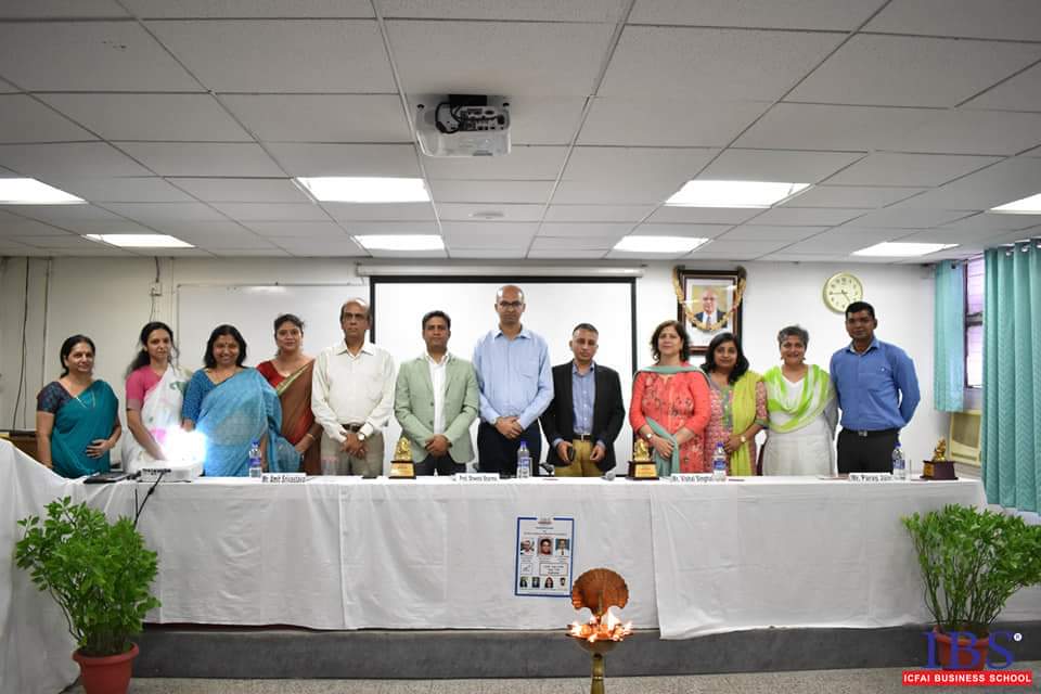 gurgaonibs's tweet photo. IBS Gurgaon was thrilled to organise its first panel discussion for this session with eminent personalities including Mr. Parag Jain, Vice-president, RBS India; Mr. Amit Srivastava, Sales Director, AppDynamics &amp; Mr Vishal Singhal, Co-Founder, CellStrat .
@gurgaonibs
@IBSIndia1 https://t.co/uKCS6XUqgr