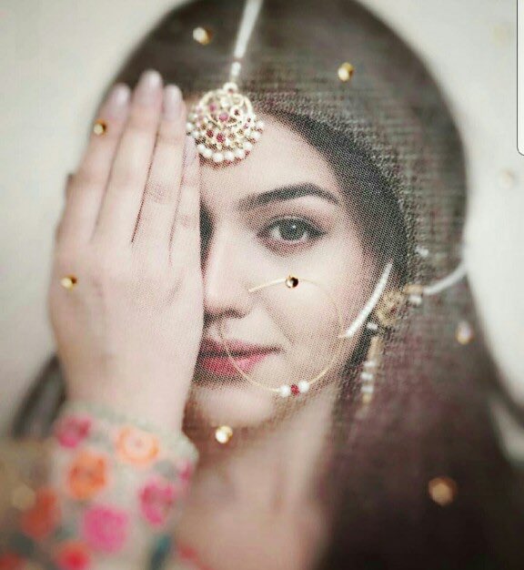 SophiaAQ's tweet photo. Missing this beauty on #DeewarEShab as well. I thought #ZaraNoorAbbas was the lead of the show - and she was barely in 3 episodes. 💔💔 https://t.co/vHwxnKLosC