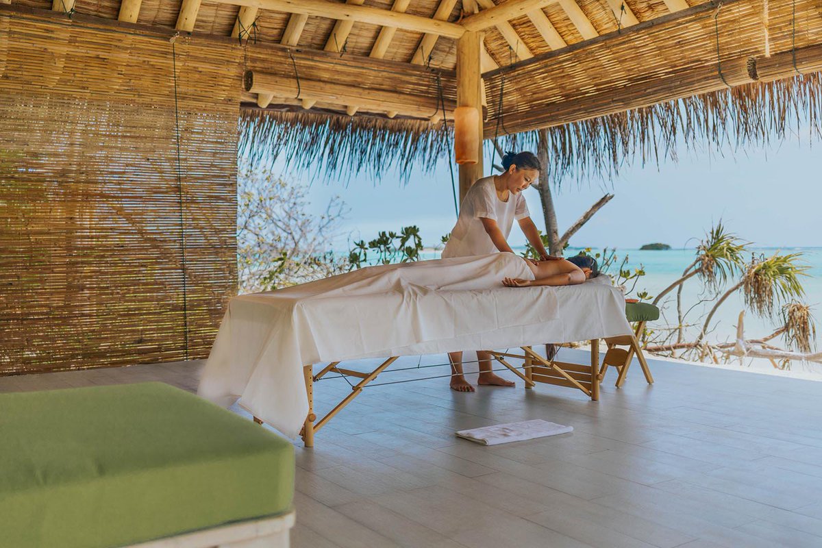 neoscapestweet's tweet photo. Uninterrupted ocean views create a unique castaway experience. The beautifully designed villas offer the ultimate in privacy and laid back luxury. #SonevaJani #SonevaJaniMaldives #MaldivesLuxuryResort #MaldivesHoliday #MaldivesHoneymoon #NeoscapesMaldives https://t.co/zzwYHJiFYf https://t.co/HA6HJk4v2Q