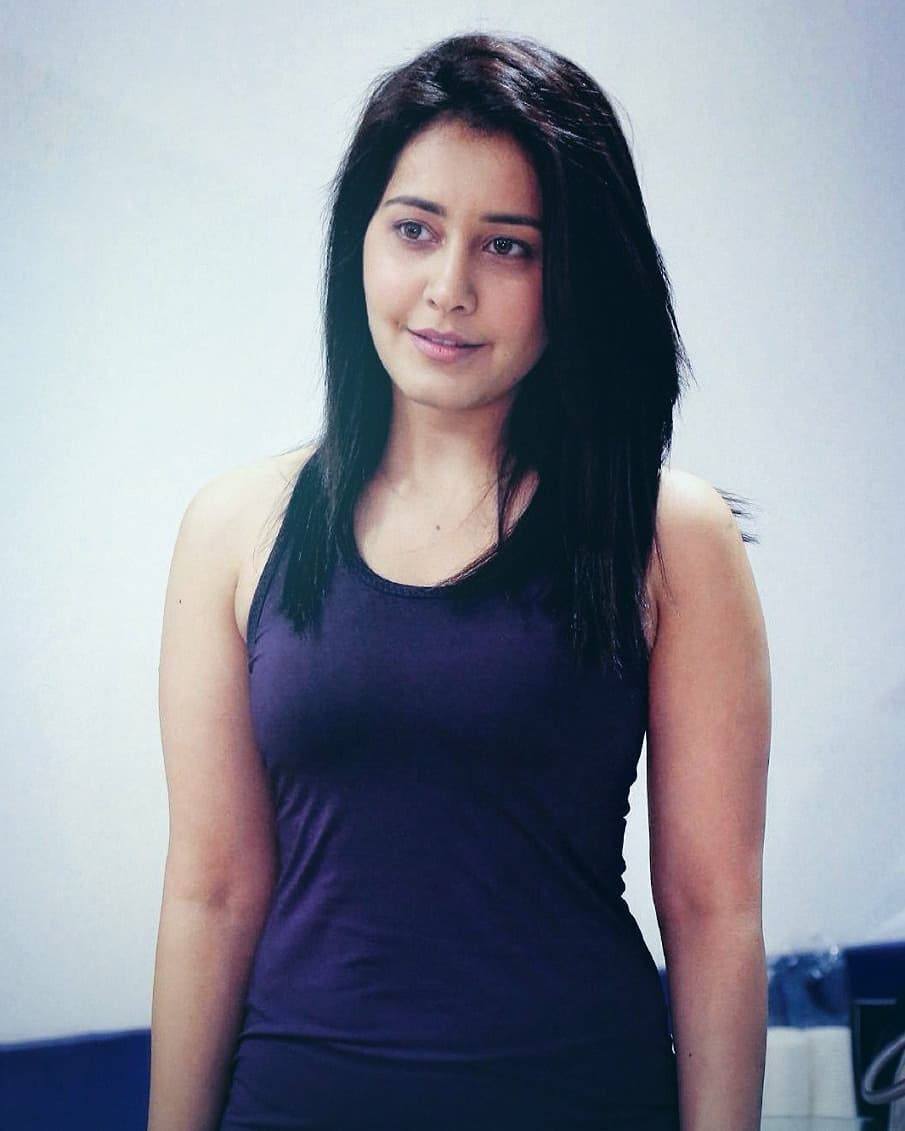 Des89061's tweet photo. #RashiKhanna https://t.co/3VAj7fywaE