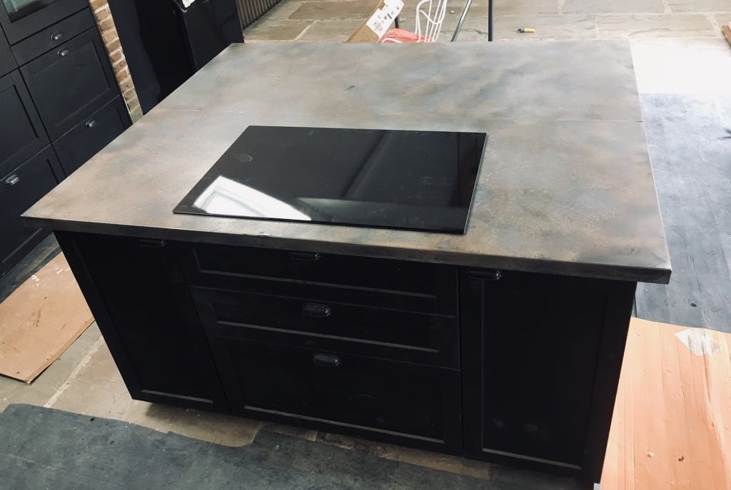 mpmengineering's tweet image. A #zincworktop fitted today in #essex nicely contrasting against these #kitchencabinets #ukzincworktops #bespoke #kitchens #interiordesign #interiorstyles #kitchen #kitchenislanddesign #kitchenislands #architect #architecture #uk #london #design #interiordesigner