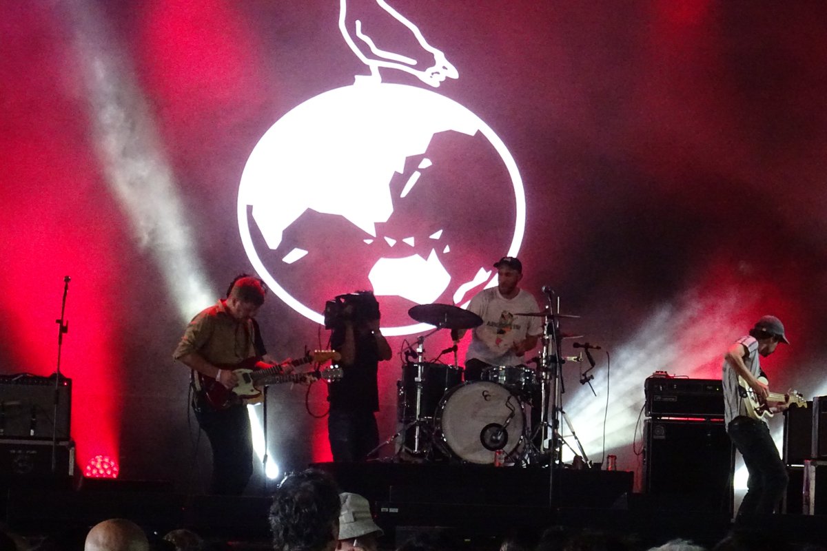 AndreaSalvetti's tweet photo. #RollingBlackoutsCoastalFever  Live at @NOS_Alive #Video #Live  #NosAlive #Festival Full Video at https://t.co/FuMcJqOm2F https://t.co/ZHS4roqN3S