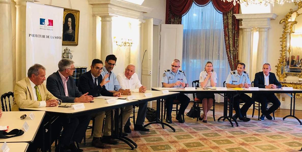 Conférence de presse avec Monsieur le <a href="/Prefet73/">Préfète de la Savoie 🇫🇷</a>, les maires de Valloire, Albertville et Saint-Martin-de-Belleville concertant l'organisation et la sécurité des étapes du Tour de France des 25, 26 et 27 juillet ainsi que l'étape du Tour le 21 juillet.

#TDF2019