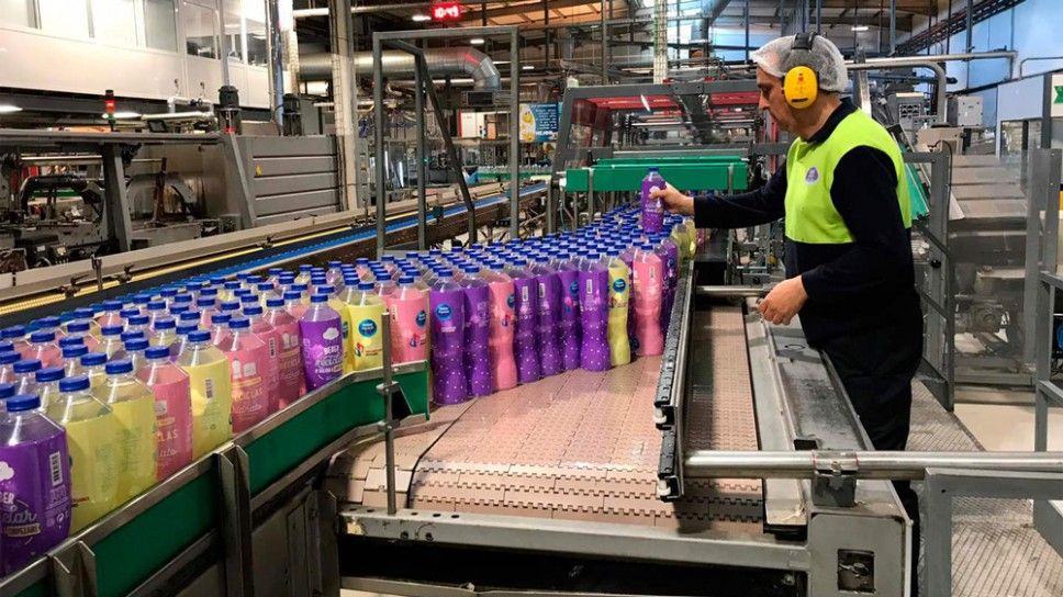 HeidelbergSpain's tweet photo. Nestlé Waters lanza su primera botella de agua fabricada con plástico PET reciclado ➡️ https://t.co/nbDWvKnNu9 #HSPpress https://t.co/EAO4jeFr7p