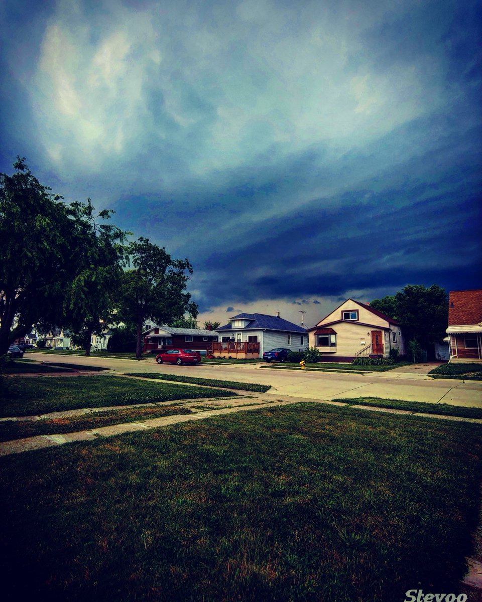 StevenRudnik10's tweet photo. Nothing like watching a storm roll in✨ https://t.co/DiMKBMphCC